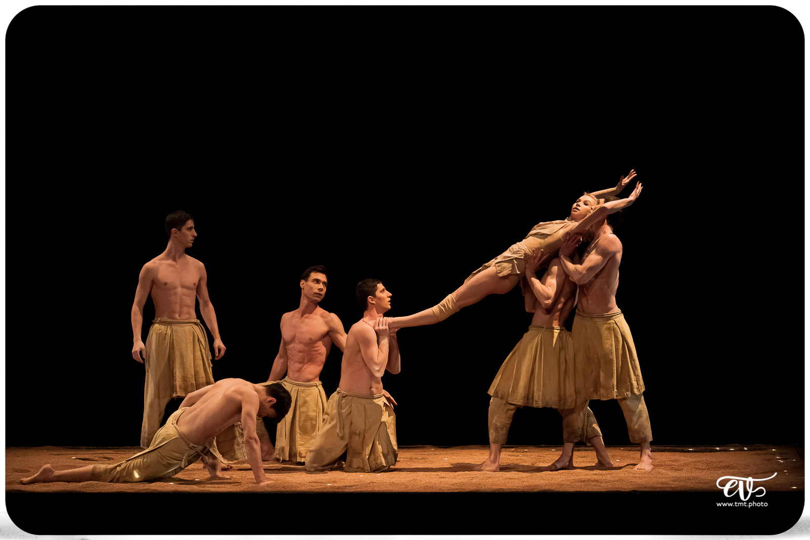 MY LAND (RECIRQUEL COMPANY)